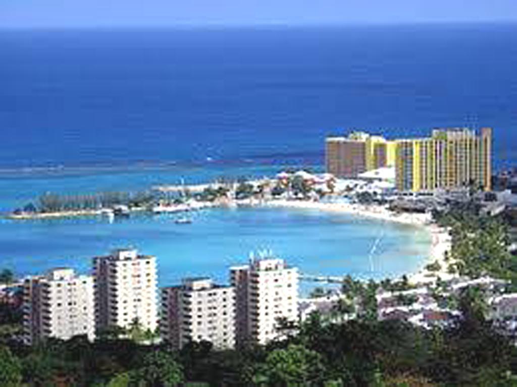 Turtle Beach Towers Apt 22 C - Ocho Rios Bagian luar foto