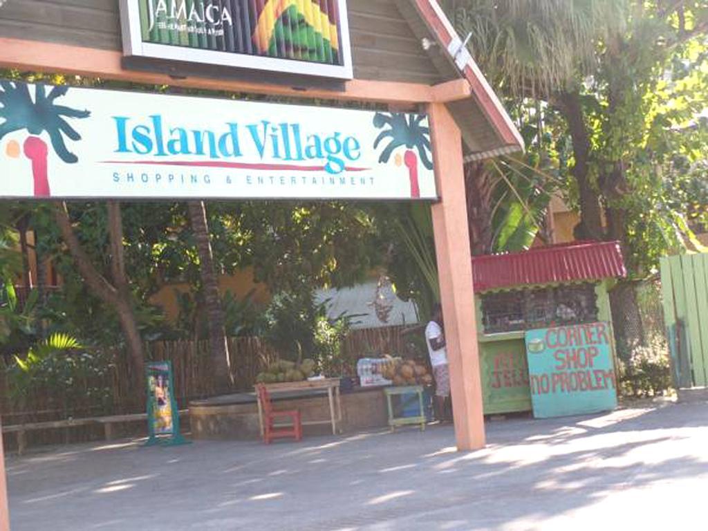 Turtle Beach Towers Apt 22 C - Ocho Rios Bagian luar foto