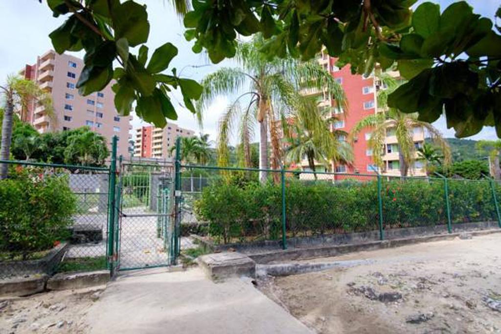 Turtle Beach Towers Apt 22 C - Ocho Rios Bagian luar foto