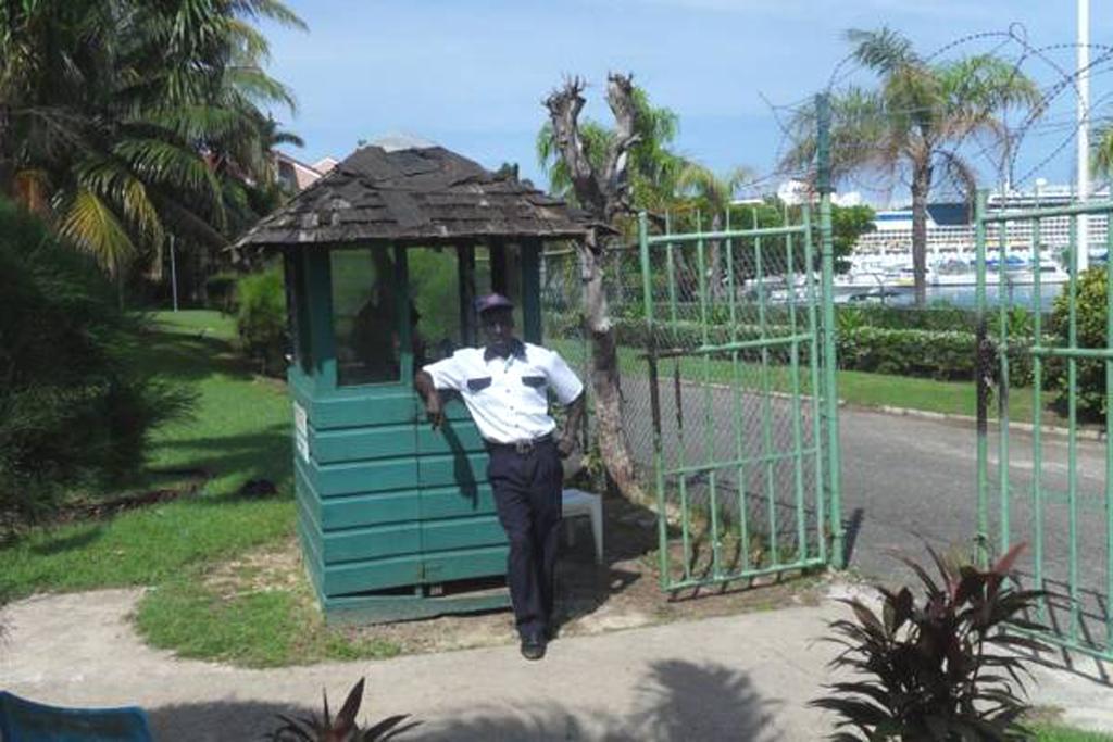 Turtle Beach Towers Apt 22 C - Ocho Rios Bagian luar foto