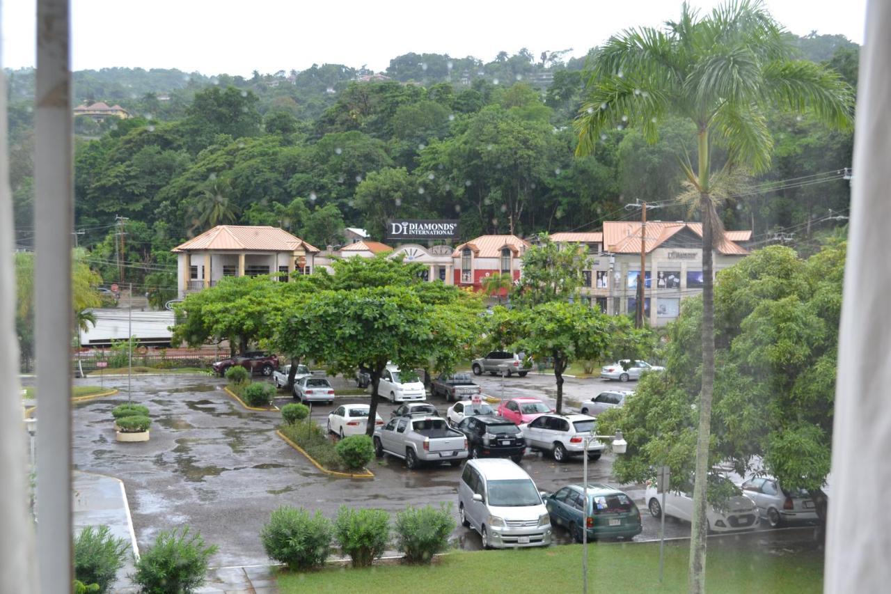 Turtle Beach Towers Apt 22 C - Ocho Rios Bagian luar foto